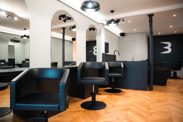 BOOK2WORK — Poste de prothésie ongulaire · Fauteuil de coiffure