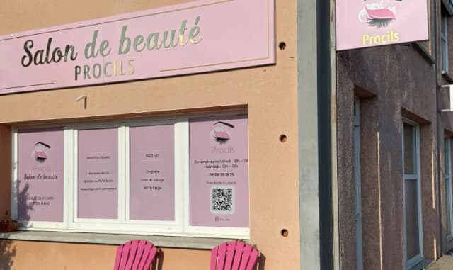 Procils — Cabine esthétique / bien-être · Poste de prothésie ongulaire · Poste de maquillage