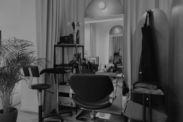 La Fabrica – Coworking Coiffure — Fauteuil de coiffure