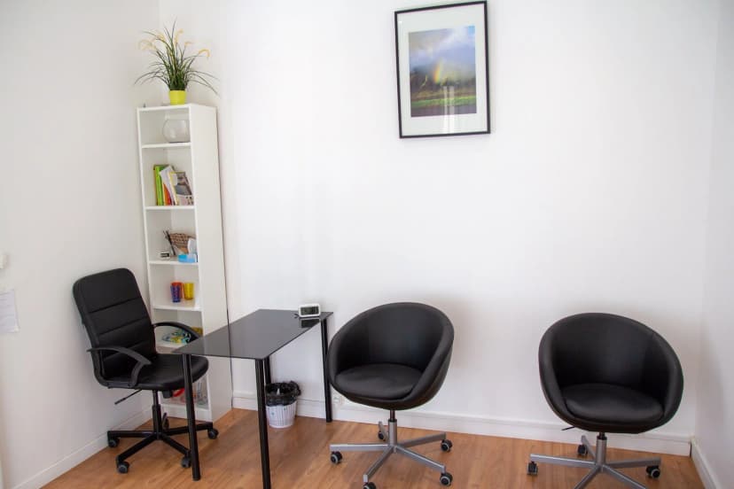 Bureau / cabinet — photo 1
