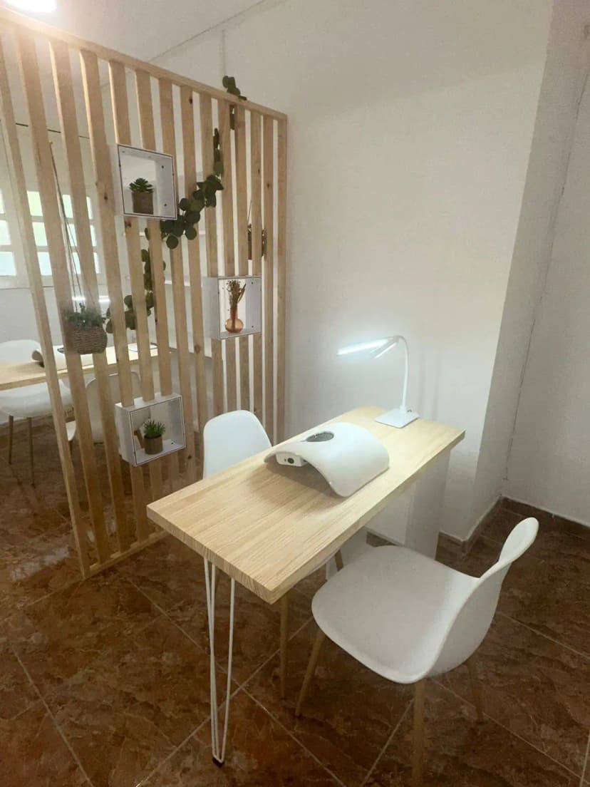 Poste de prothésie ongulaire — photo 1