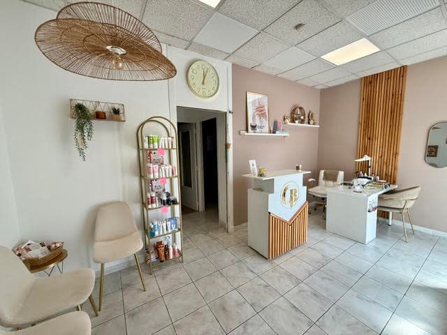 Créa Beauté — Cabine esthétique / bien-être