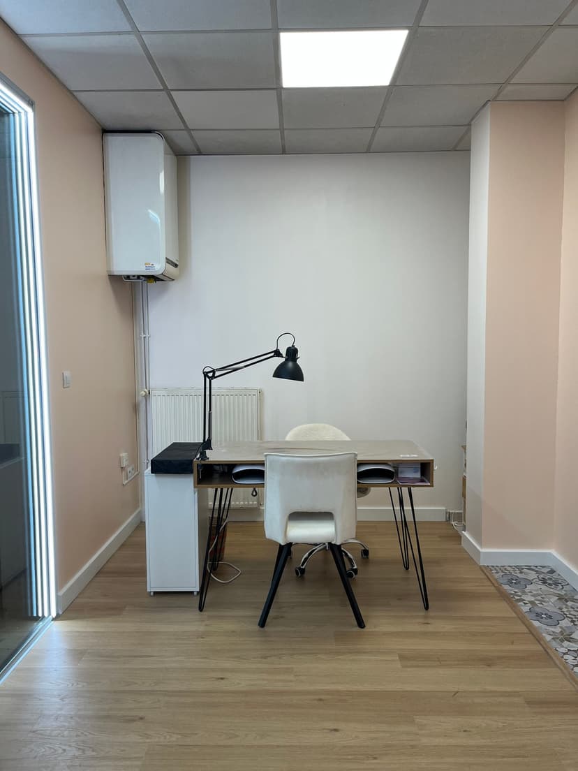 Poste de prothésie ongulaire — photo 1