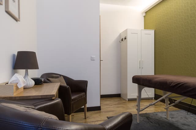 Centre Sésame — Cabine esthétique / bien-être · Bureau / cabinet