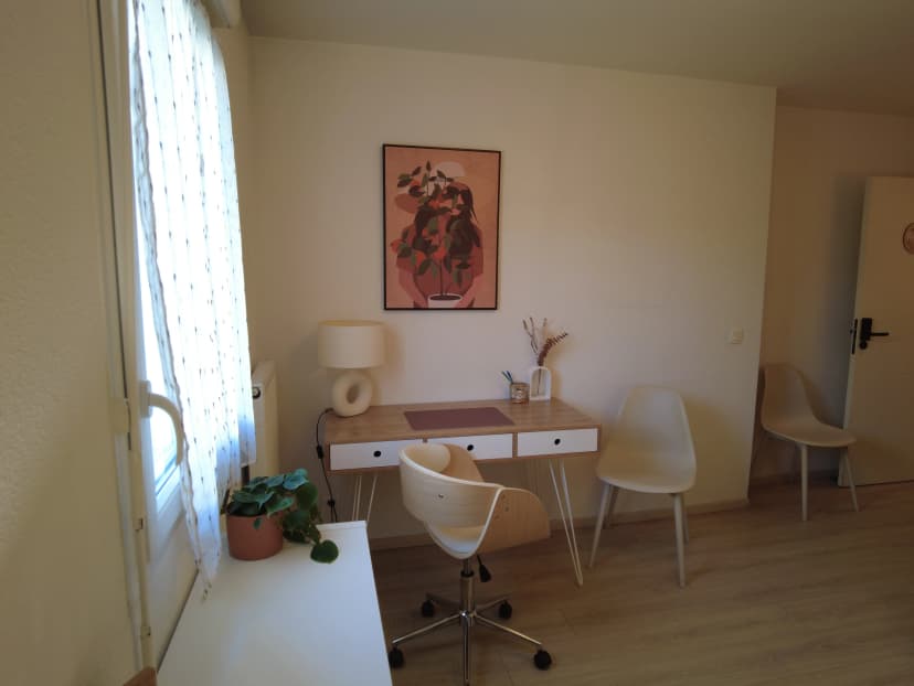Bureau / cabinet — photo 1