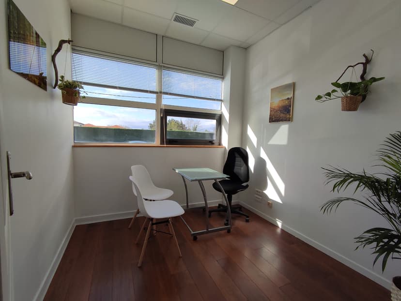 Bureau / cabinet — photo 2