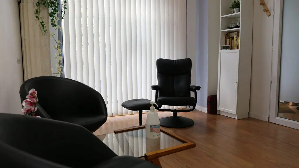 Bureau / cabinet — photo 2